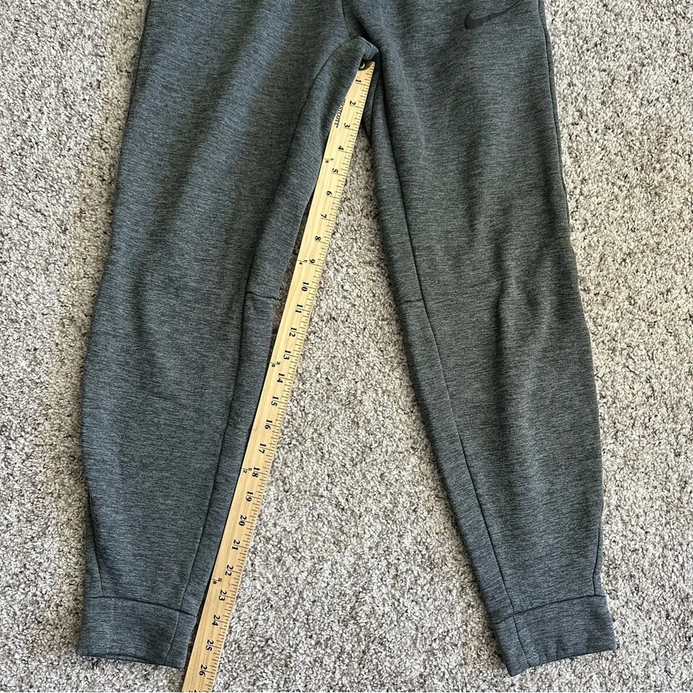 Nike Therma Training Pants Gray Sweatpants Mens Small Drawstring Comfort Pockets